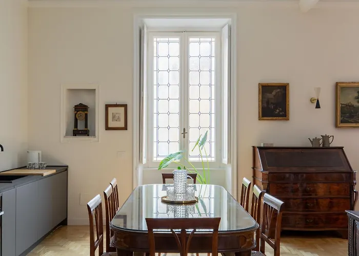 Elegant In Prati Apartment *
