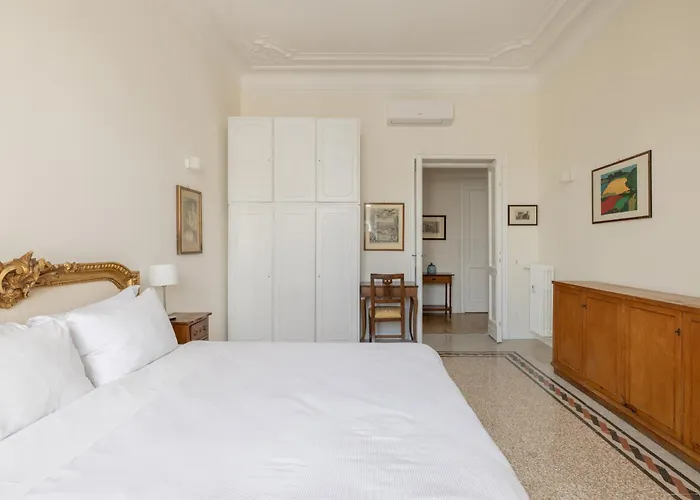 Elegant In Prati Apartment *