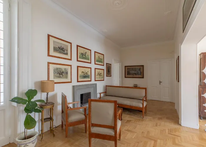 Elegant In Prati Apartment Rom