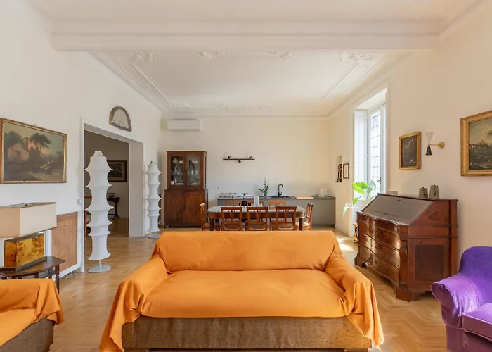 Elegant In Prati *